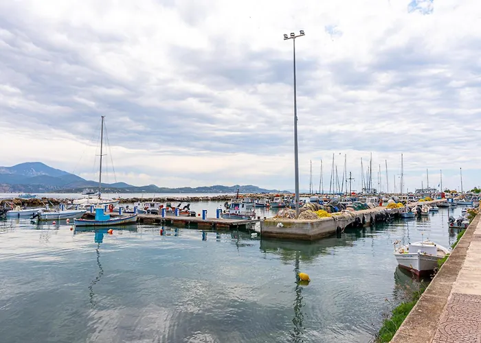 Apartment Romeo Lixouri